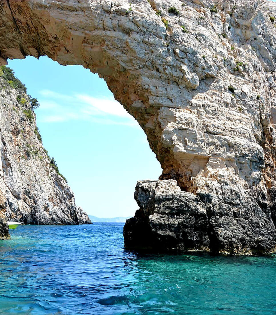 shipwreck blue caves zakynthos cruise