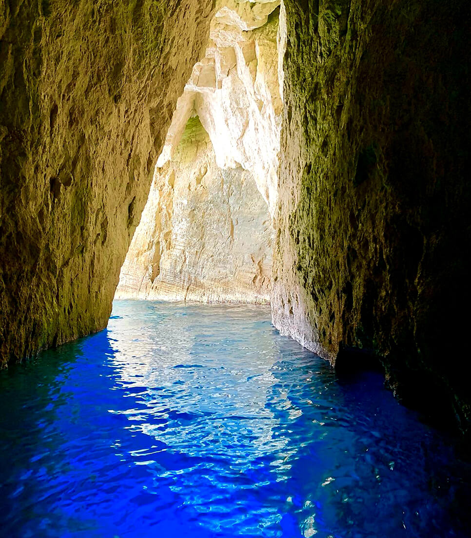 shipwreck blue caves zakynthos cruise