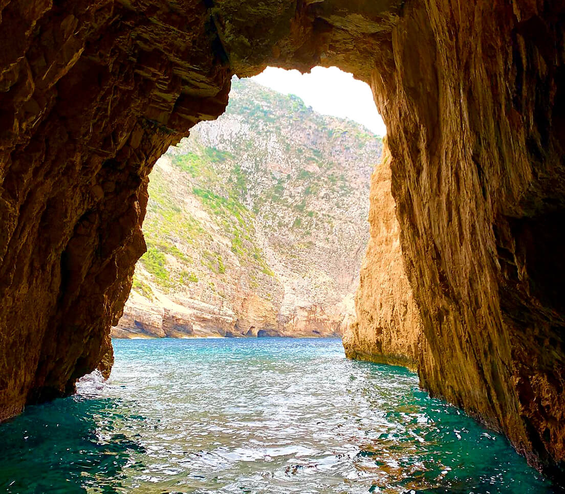 shipwreck blue caves zakynthos cruise