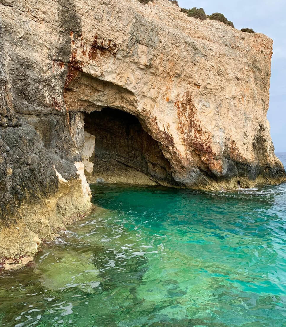 shipwreck blue caves zakynthos cruise